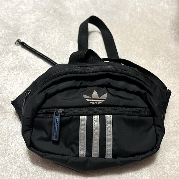 Adidas belt bag. - Picture 1 of 10